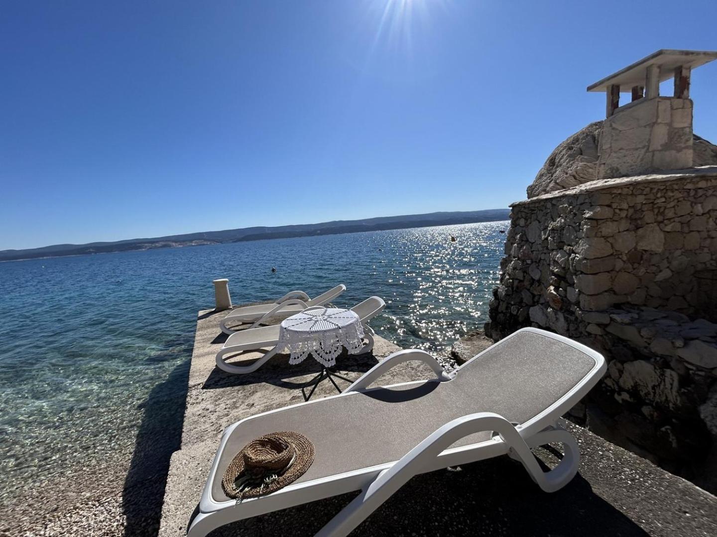Azure Apartments By The Sea Near City أوميس المظهر الخارجي الصورة