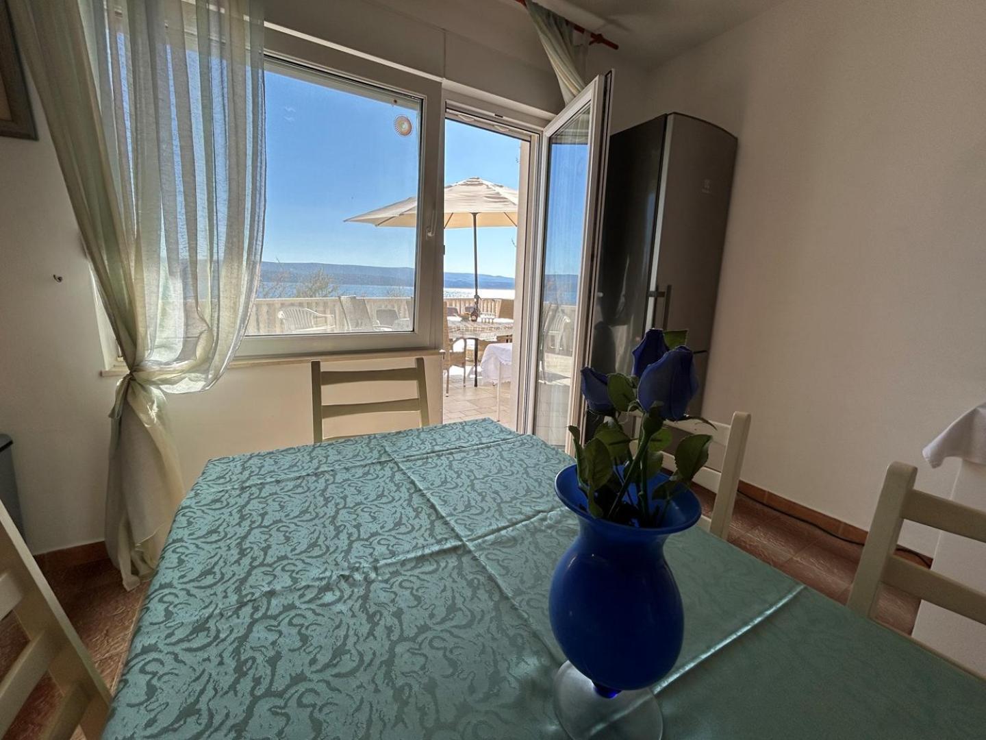 Azure Apartments By The Sea Near City أوميس المظهر الخارجي الصورة